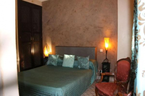 Chambre Erfou, Riad 7 au village naturiste Couple only